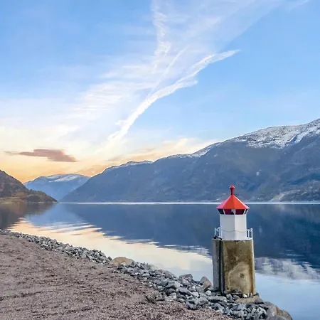 2 Bedroom Cozy In Vallavik