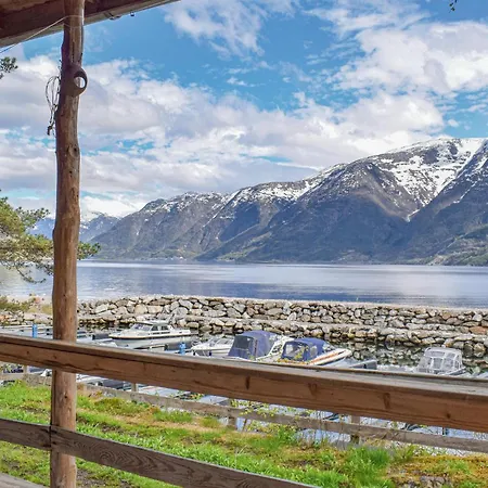 2 Bedroom Cozy In Vallavik Vangsbygd