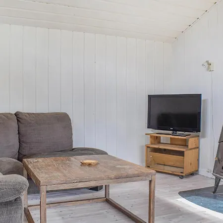 Hébergement de vacances 2 Bedroom Cozy In Vallavik Vangsbygd