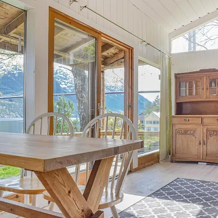 Beautiful In Vallavik With Kitchen Bu