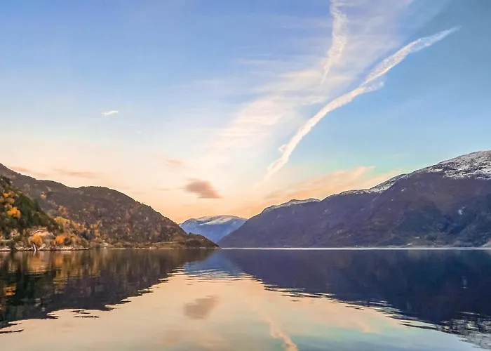 2 Bedroom Cozy In Vallavik Vakantiehuis Vangsbygd