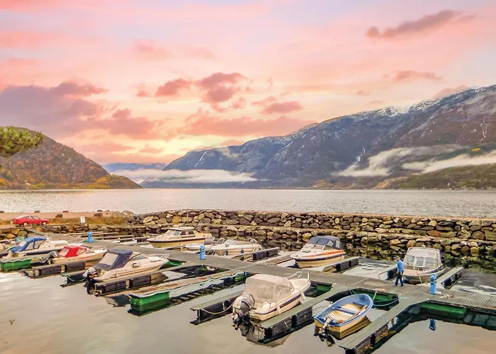 2 Bedroom Cozy In Vallavik * Vangsbygd