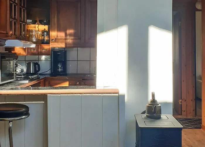 2 Bedroom Cozy In Vallavik Hébergement de vacances
